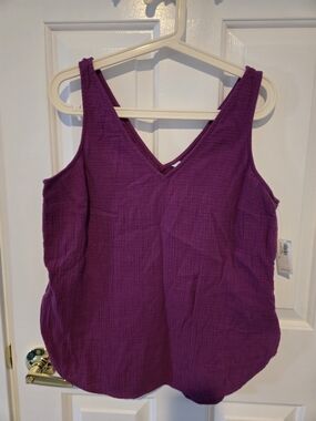 BNWT Old Navy Purple V-Neck Sleeveless Tank Top